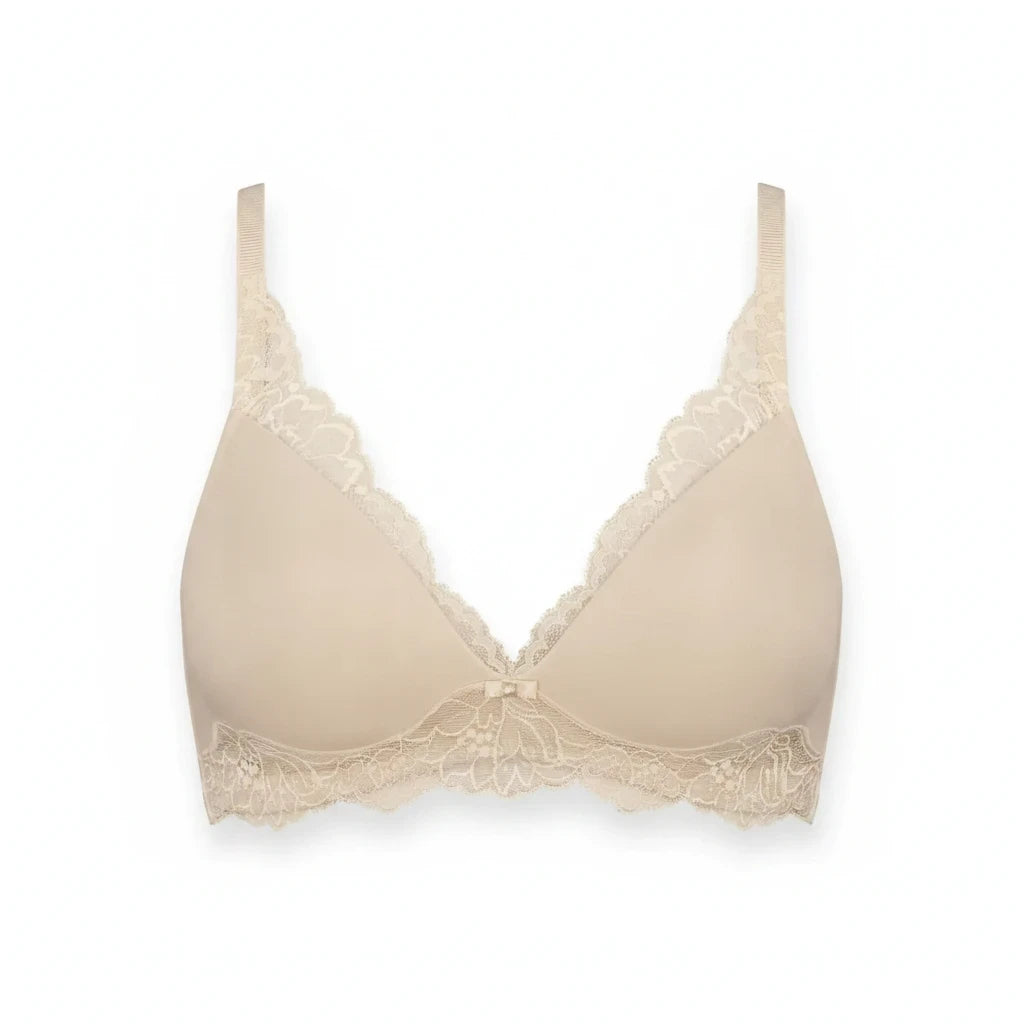 Bramanta Triumph Amourette Charm voorgevormde bh in ivoor met elegant kanten detail en strikje
