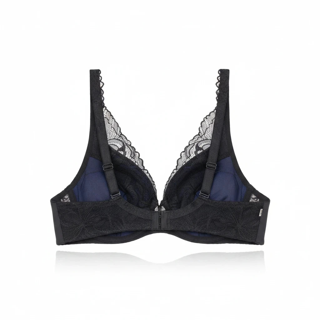 Bramanta Triumph Body Make-Up Illusion Lace voorgevormde bh in zwart met kanten details en verstelbare bandjes